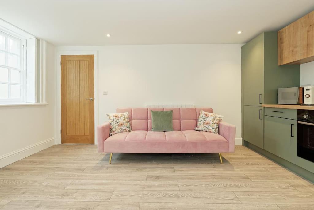 Stylish Beach Front Retreat 2 Bedrooms Herne Bay Exterior photo
